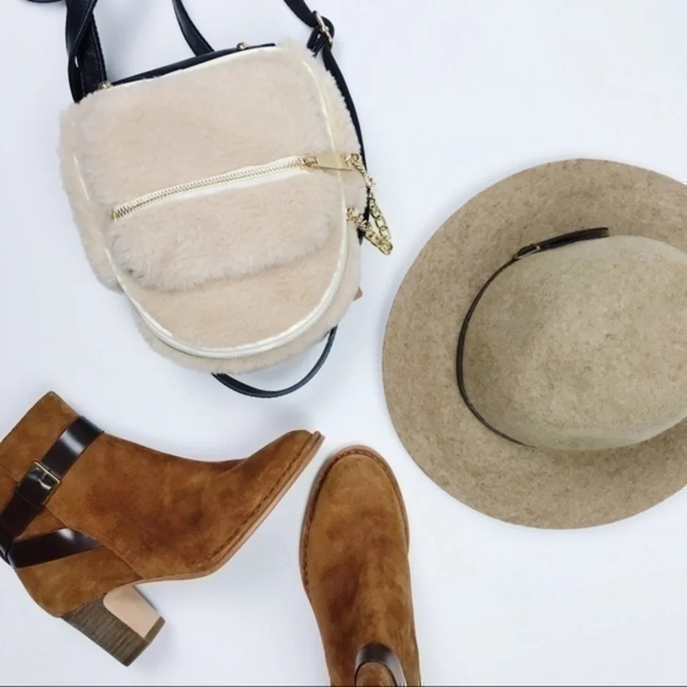 Tan women’s wool hat